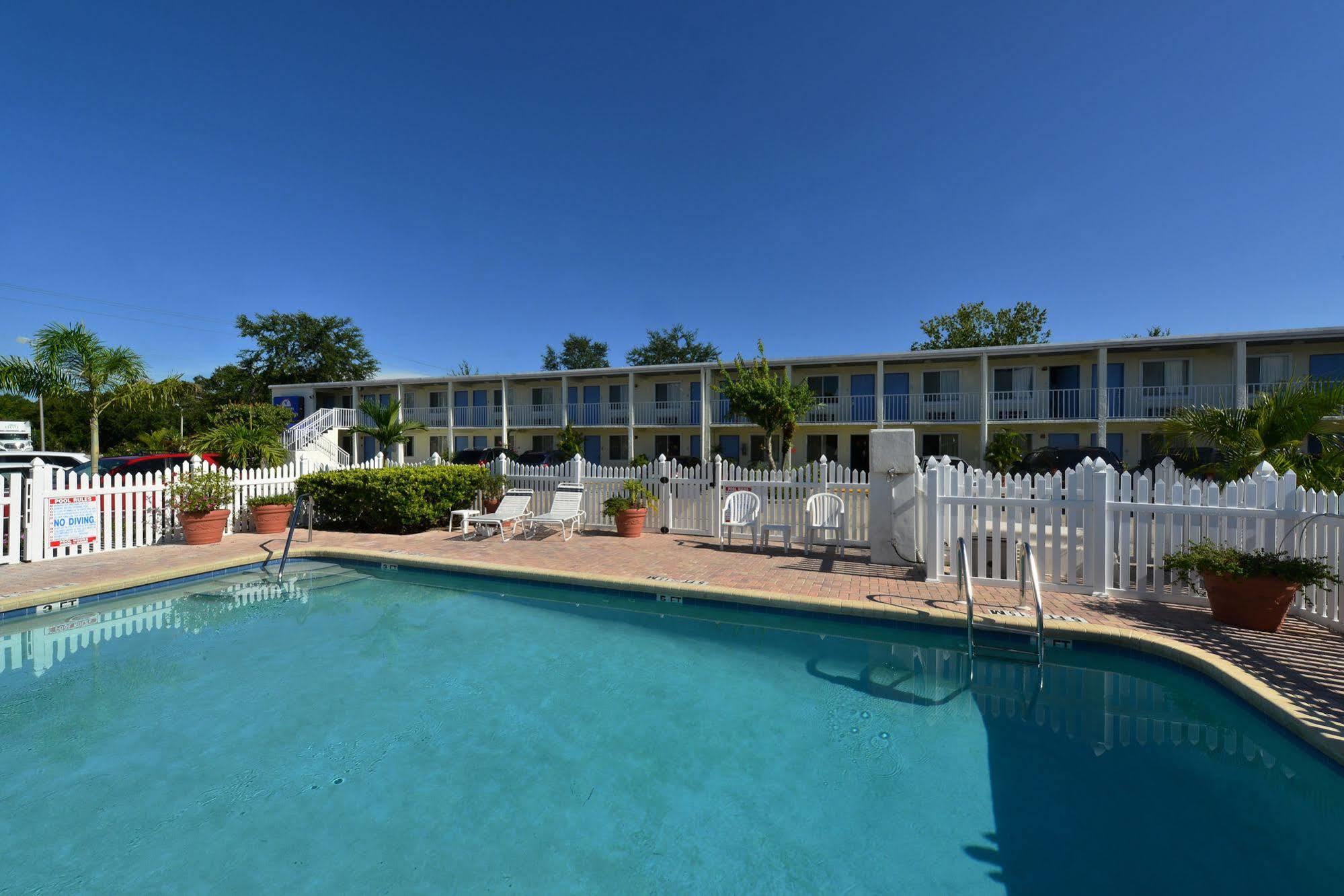 Americas Best Value Inn Bradenton-Sarasota Ngoại thất bức ảnh